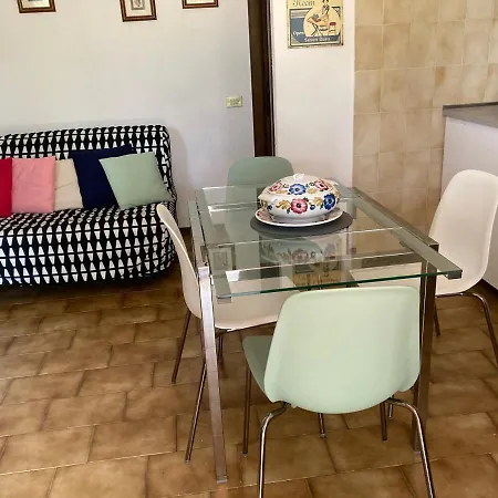 Lallas With Garden And View Apartman